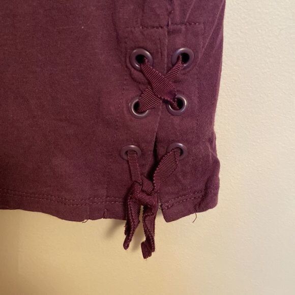 🔥3-$10🔥 Garage short sleeve tee with grommets - Picture 3 of 4